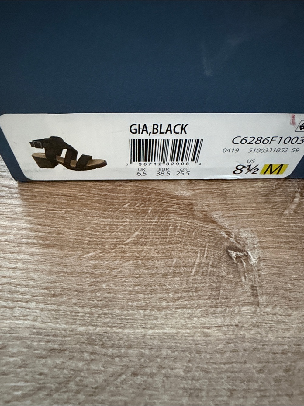 Carlos by Carlos Santana Black Strappy Lug Heel Sandals - Picture 5 of 7